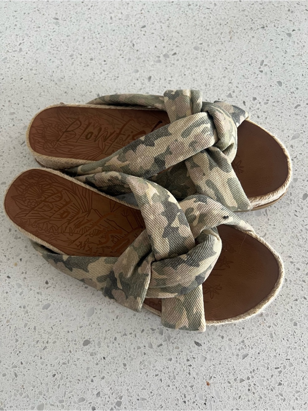 Blowfish Malibu Fanci Rope Camo Slides (NWOT) Size 8.5 (beautiful camo design)